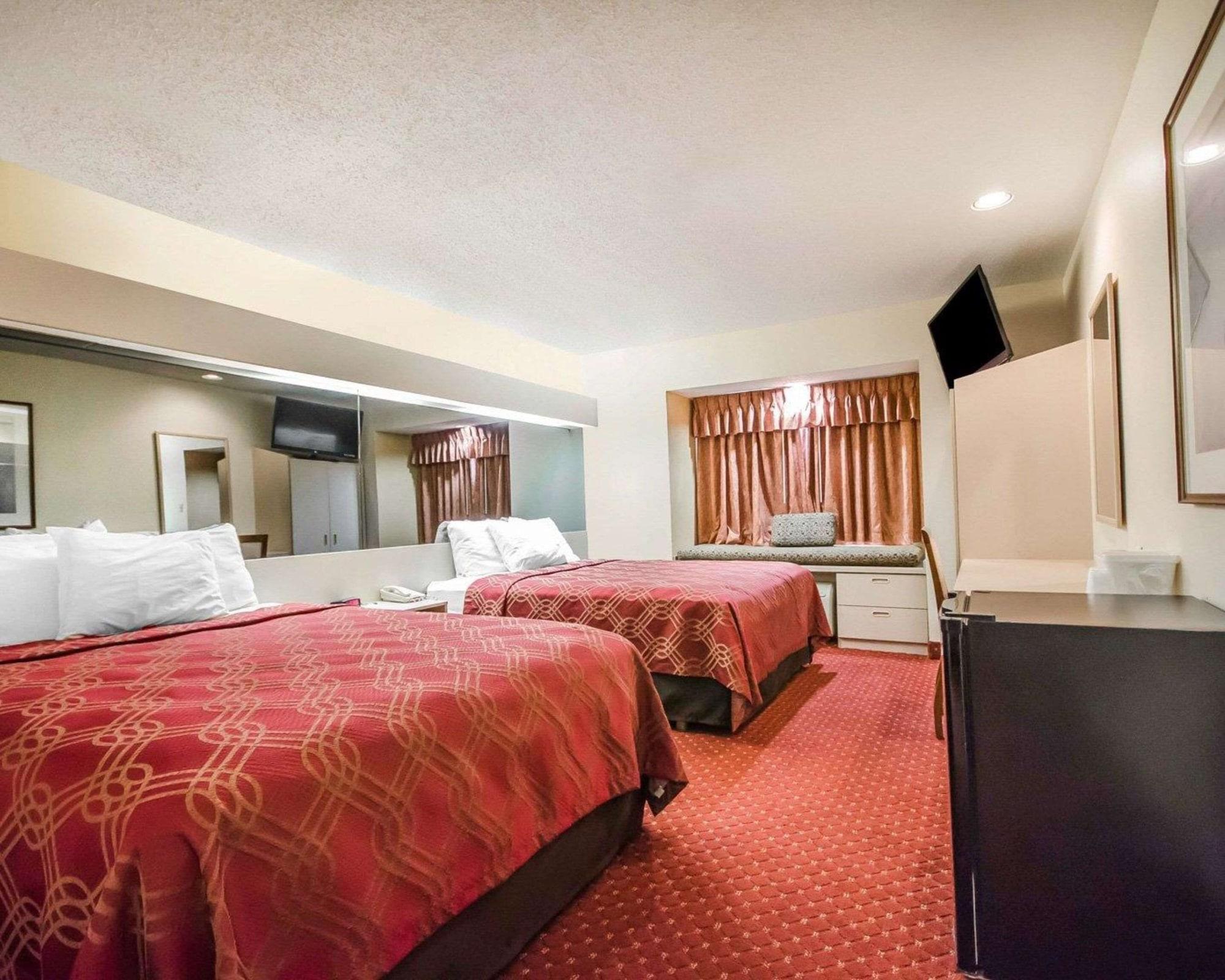 Econo Lodge Inn&Suites Evansville Stevenson Esterno foto