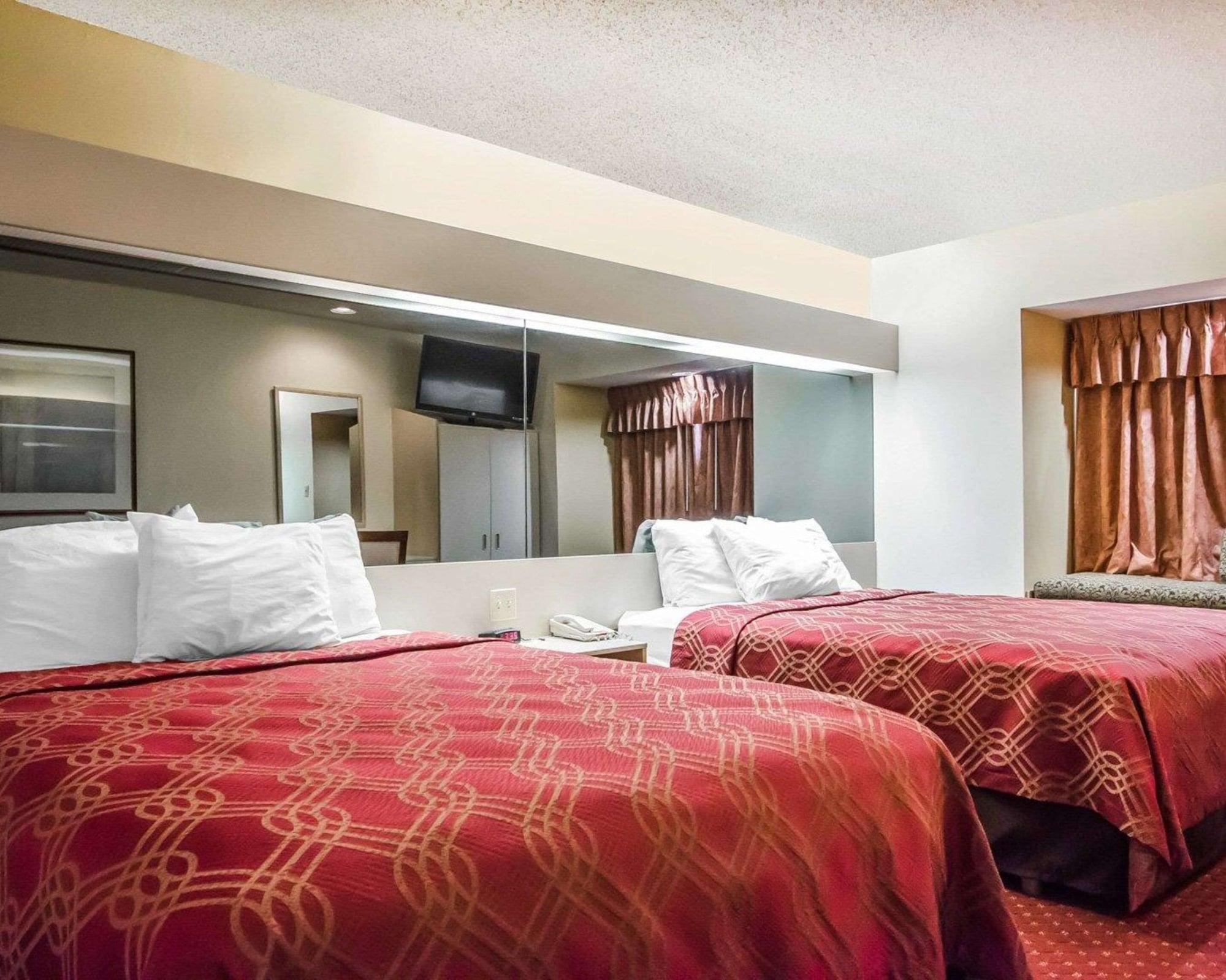 Econo Lodge Inn&Suites Evansville Stevenson Esterno foto