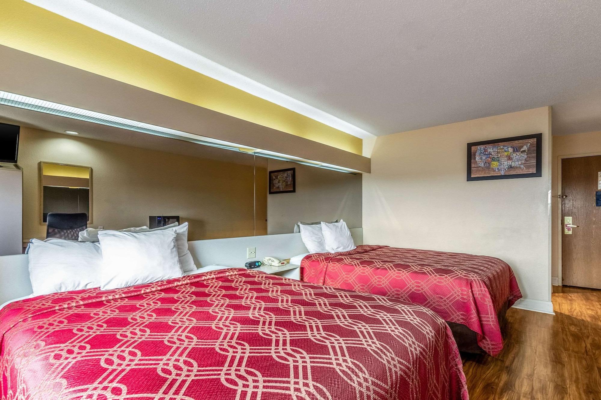 Econo Lodge Inn&Suites Evansville Stevenson Esterno foto