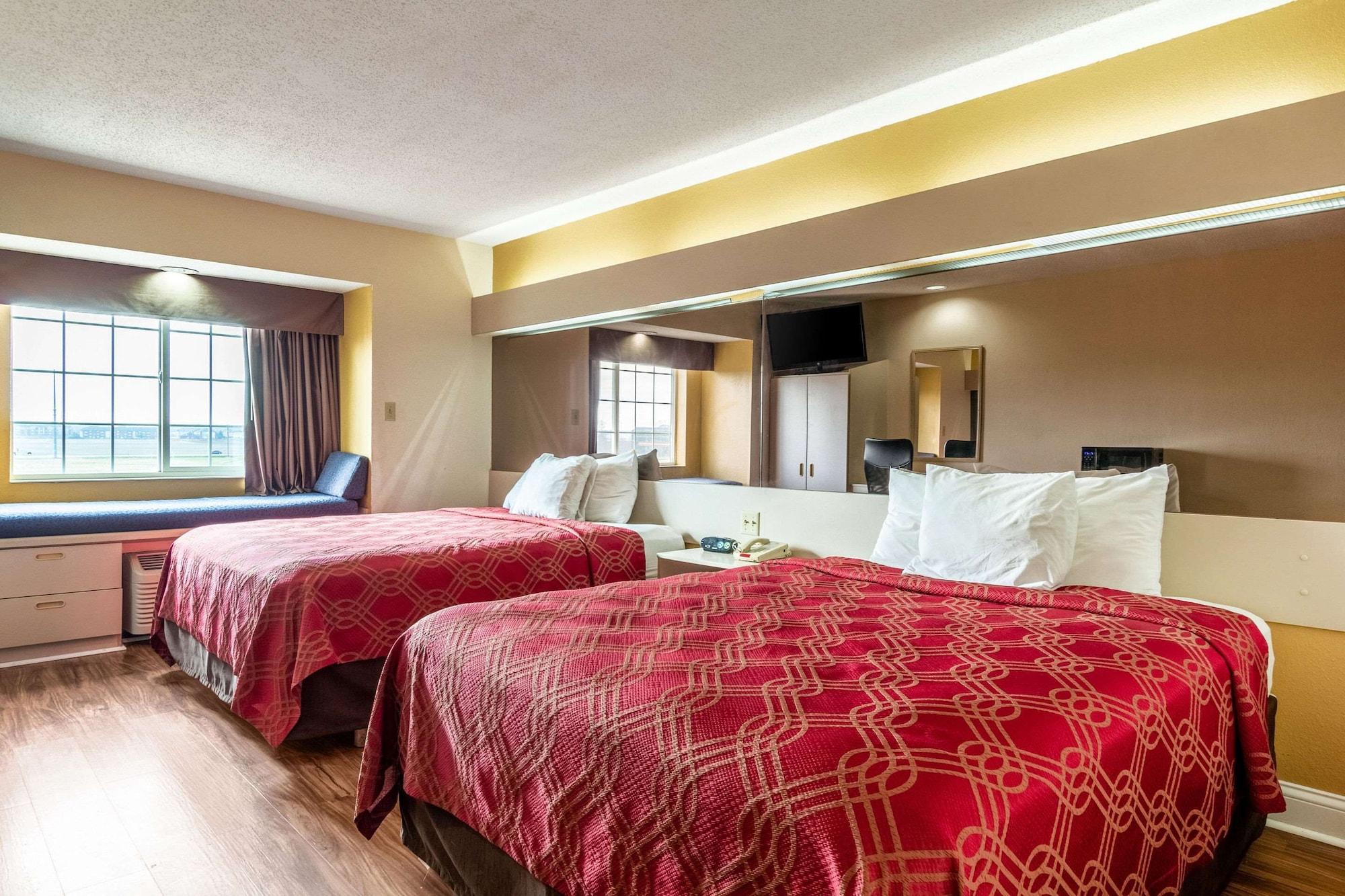 Econo Lodge Inn&Suites Evansville Stevenson Esterno foto