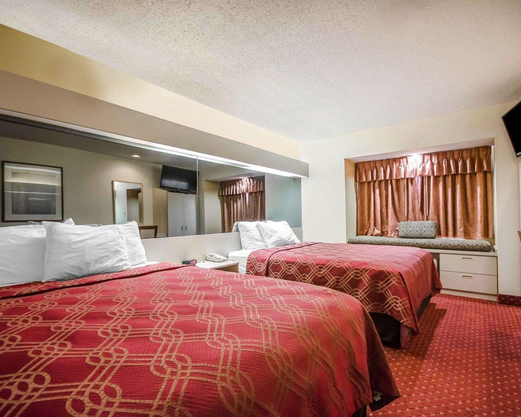 Econo Lodge Inn&Suites Evansville Stevenson Esterno foto