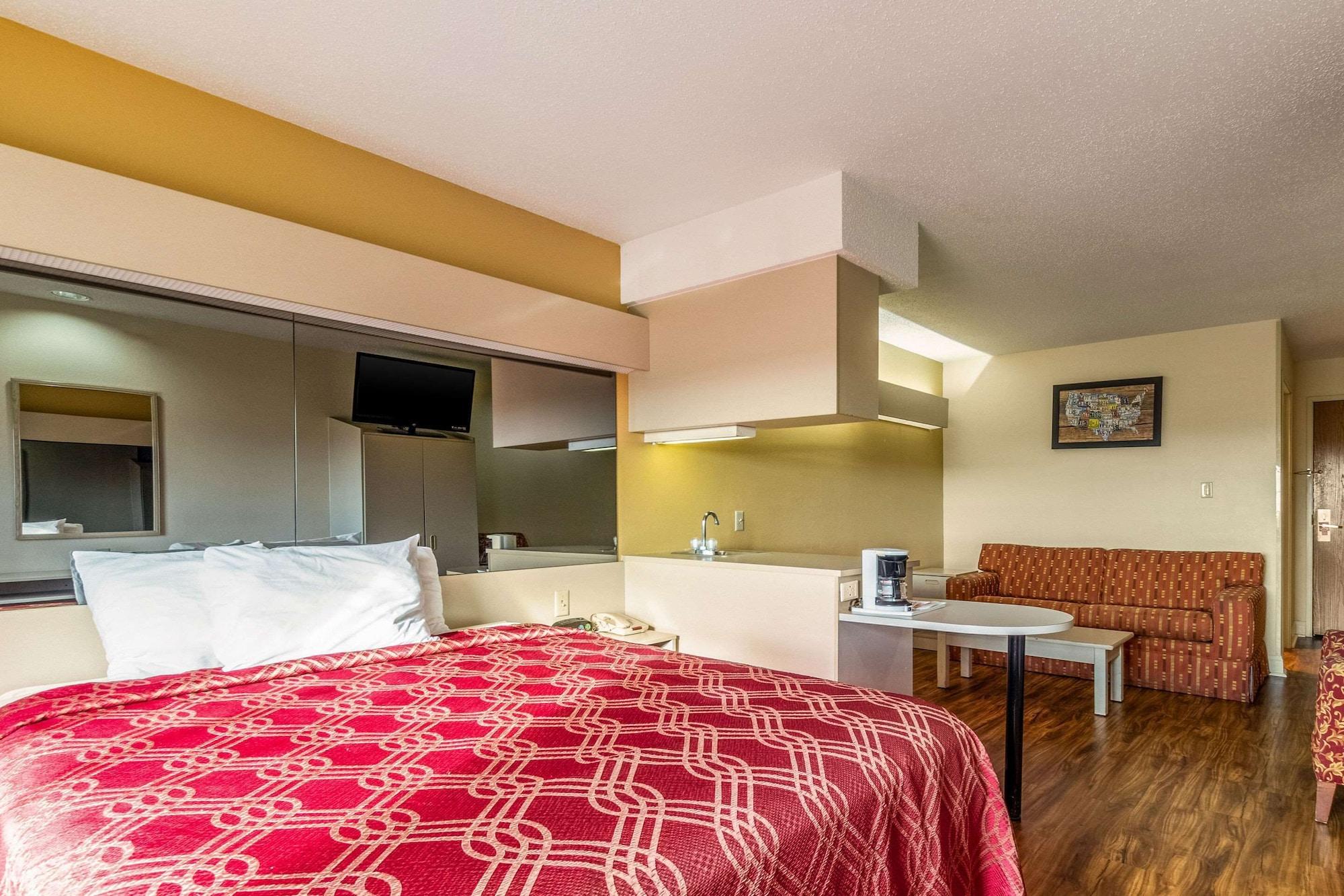 Econo Lodge Inn&Suites Evansville Stevenson Esterno foto