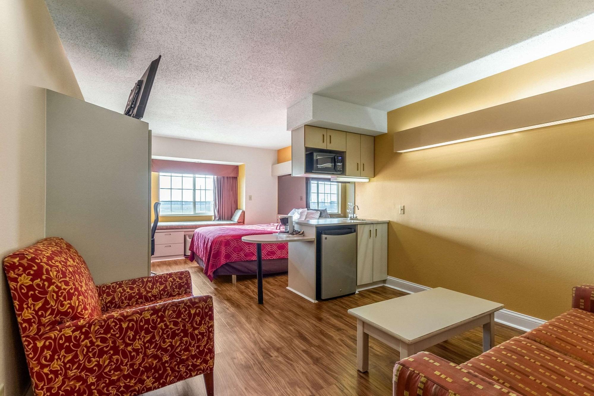 Econo Lodge Inn&Suites Evansville Stevenson Esterno foto