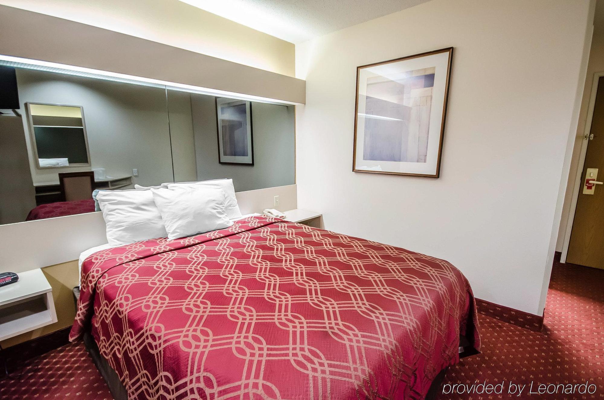 Econo Lodge Inn&Suites Evansville Stevenson Esterno foto