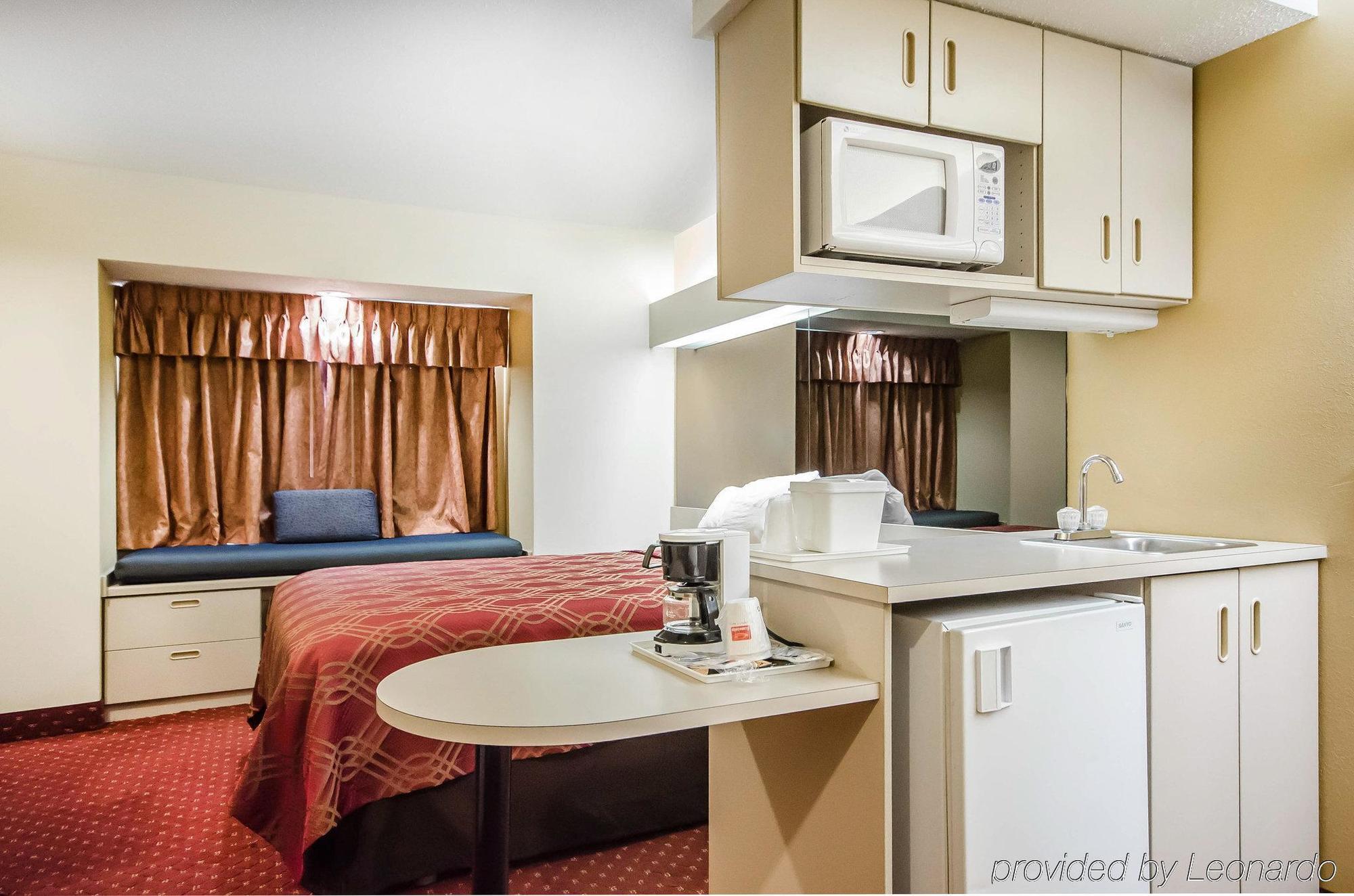 Econo Lodge Inn&Suites Evansville Stevenson Esterno foto
