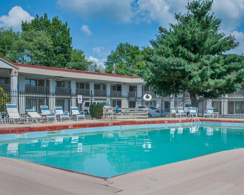 Econo Lodge Inn&Suites Evansville Stevenson Esterno foto