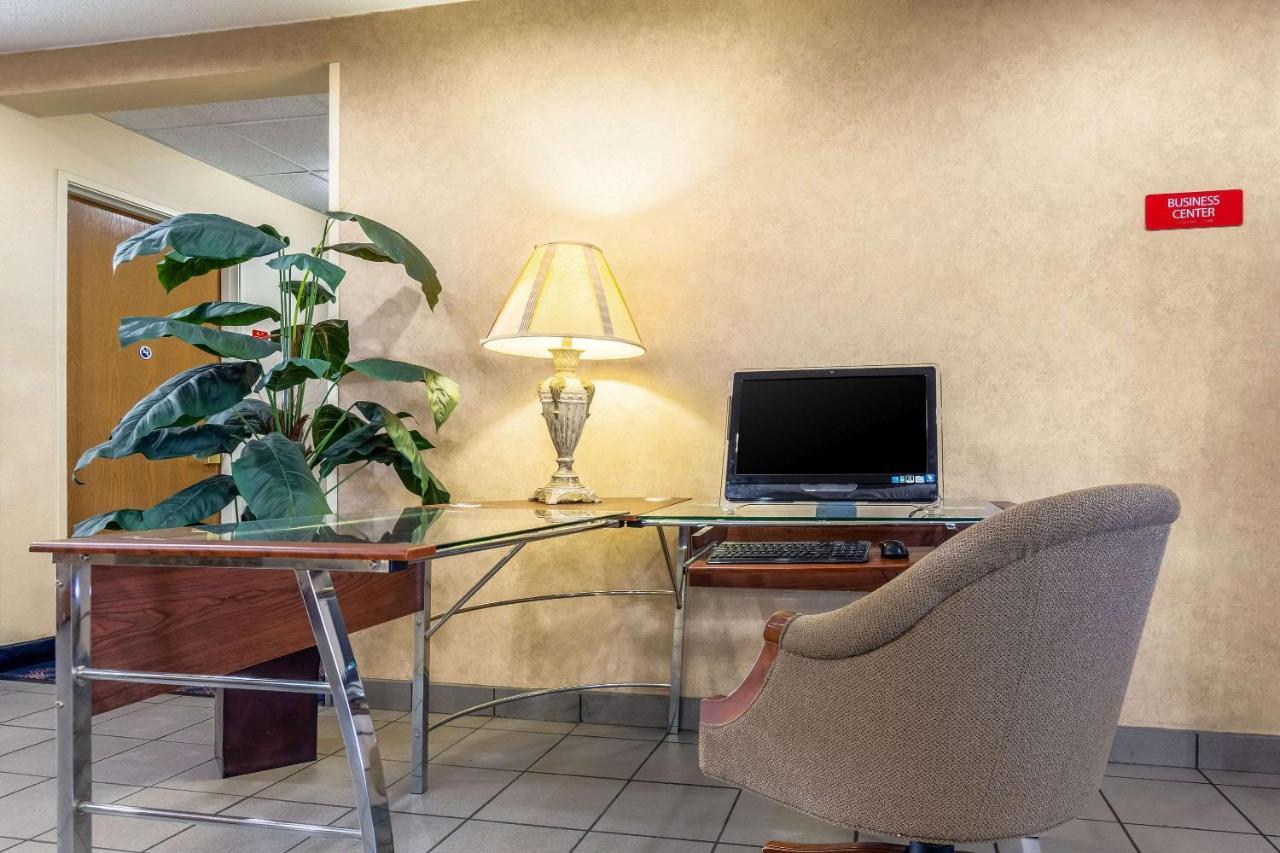 Econo Lodge Inn&Suites Evansville Stevenson Esterno foto