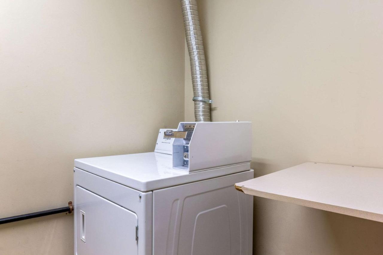 Econo Lodge Inn&Suites Evansville Stevenson Esterno foto
