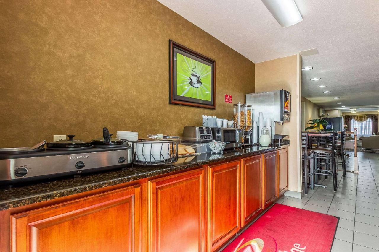 Econo Lodge Inn&Suites Evansville Stevenson Esterno foto